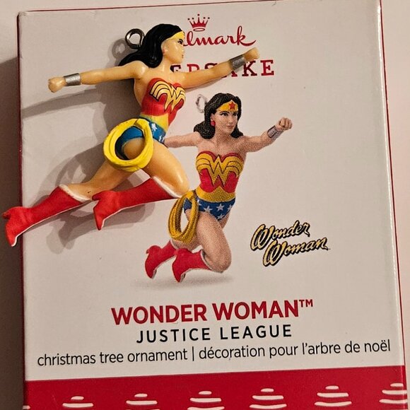 NIB 2017 Hallmark Mini Wonder Woman Tree Ornament - Picture 8 of 8